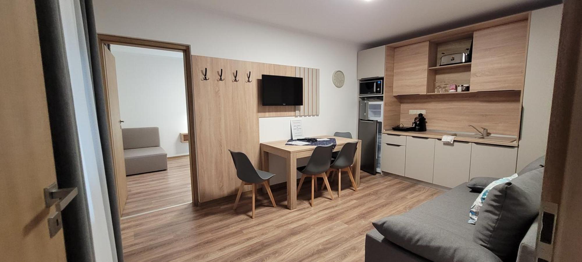 Csaladi Kikoeto Apartman Gyula Exterior photo