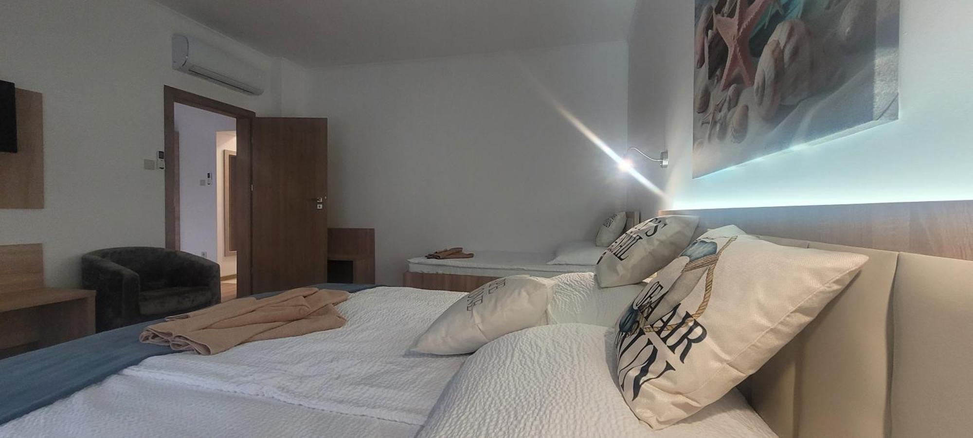 Csaladi Kikoeto Apartman Gyula Exterior photo