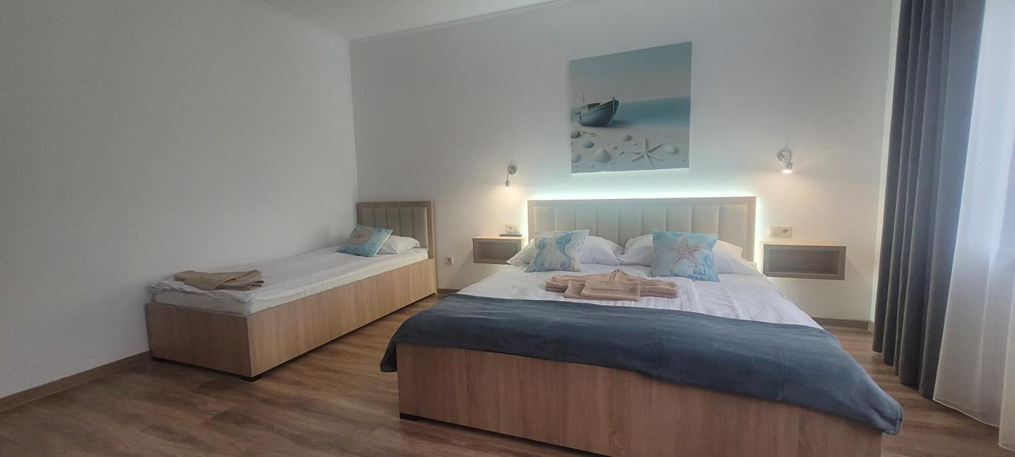 Csaladi Kikoeto Apartman Gyula Exterior photo