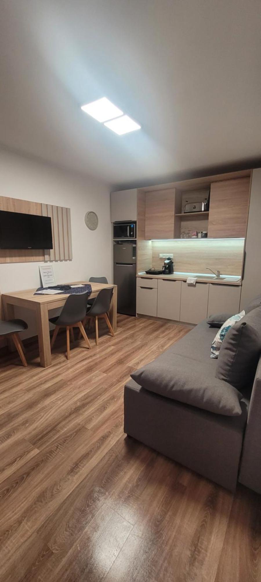Csaladi Kikoeto Apartman Gyula Exterior photo