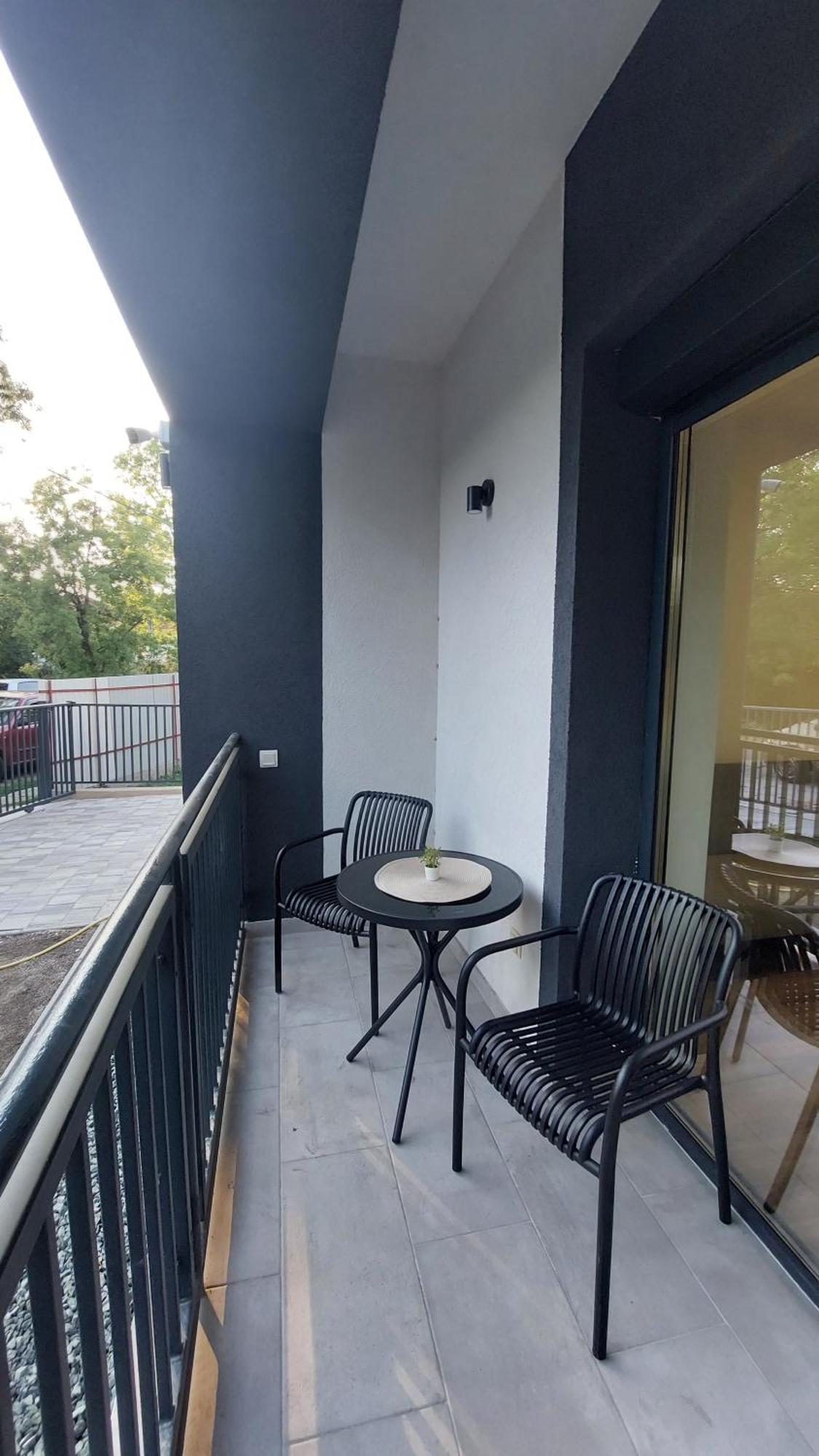 Csaladi Kikoeto Apartman Gyula Exterior photo