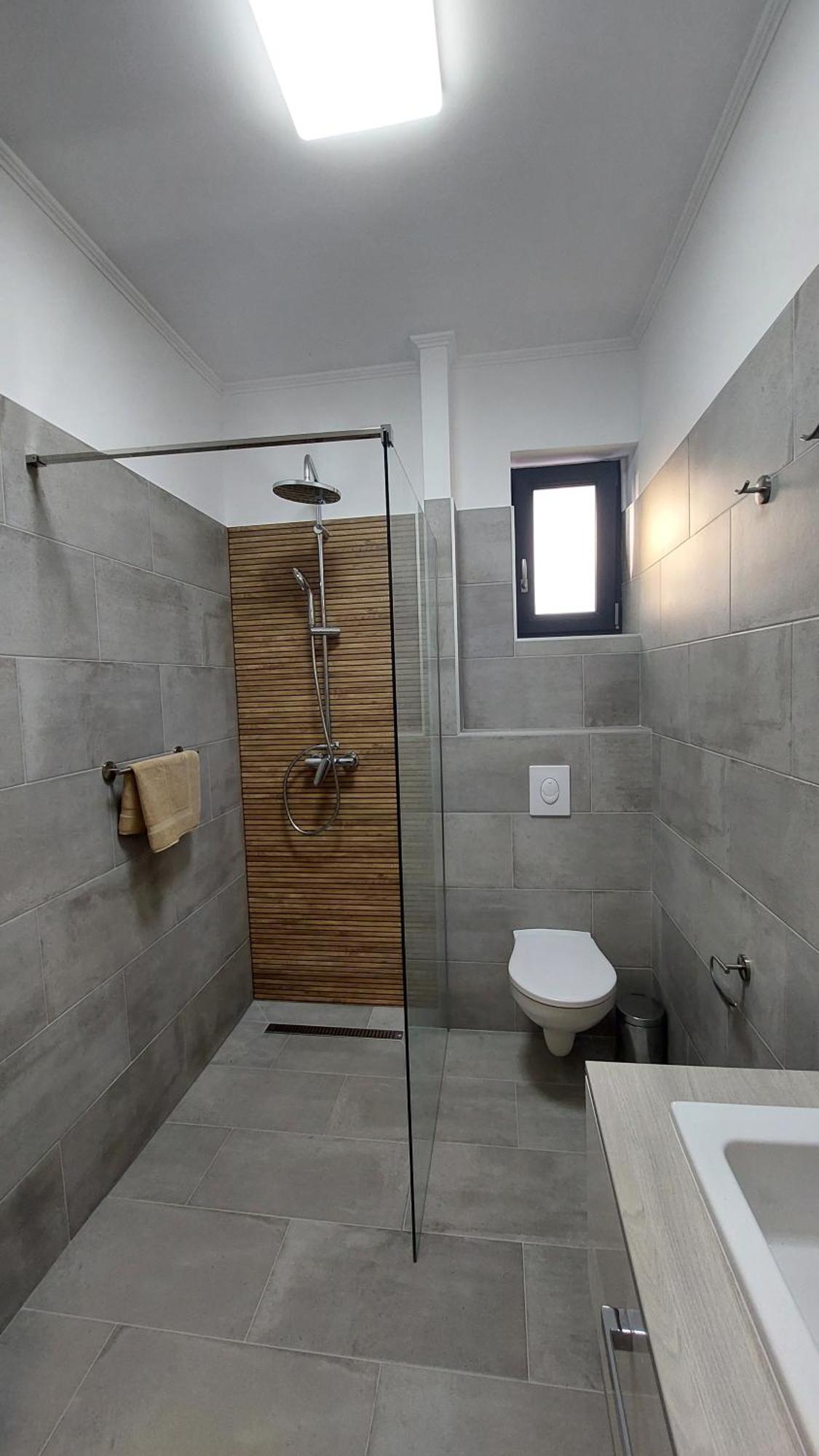 Csaladi Kikoeto Apartman Gyula Exterior photo