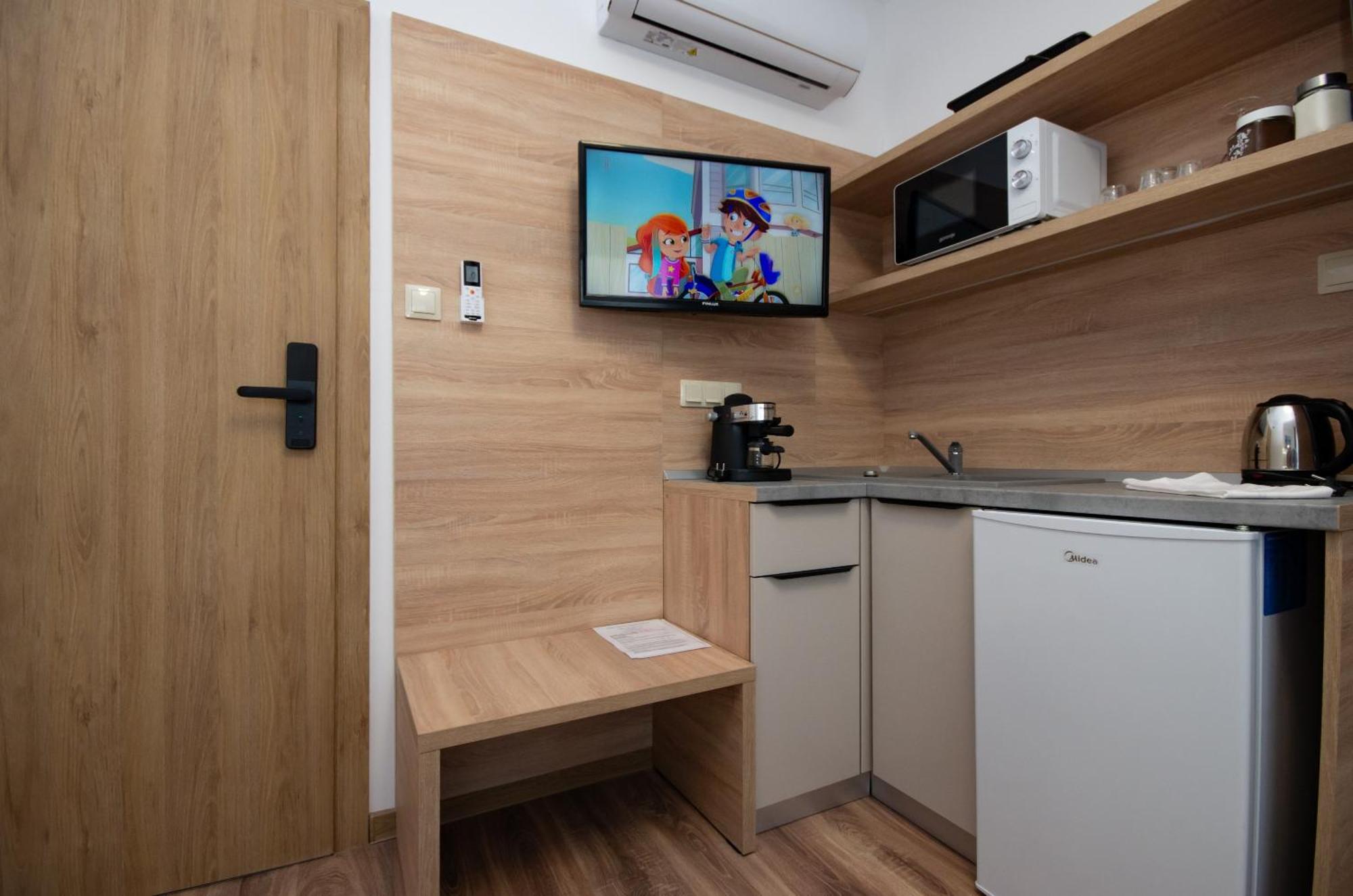 Csaladi Kikoeto Apartman Gyula Exterior photo