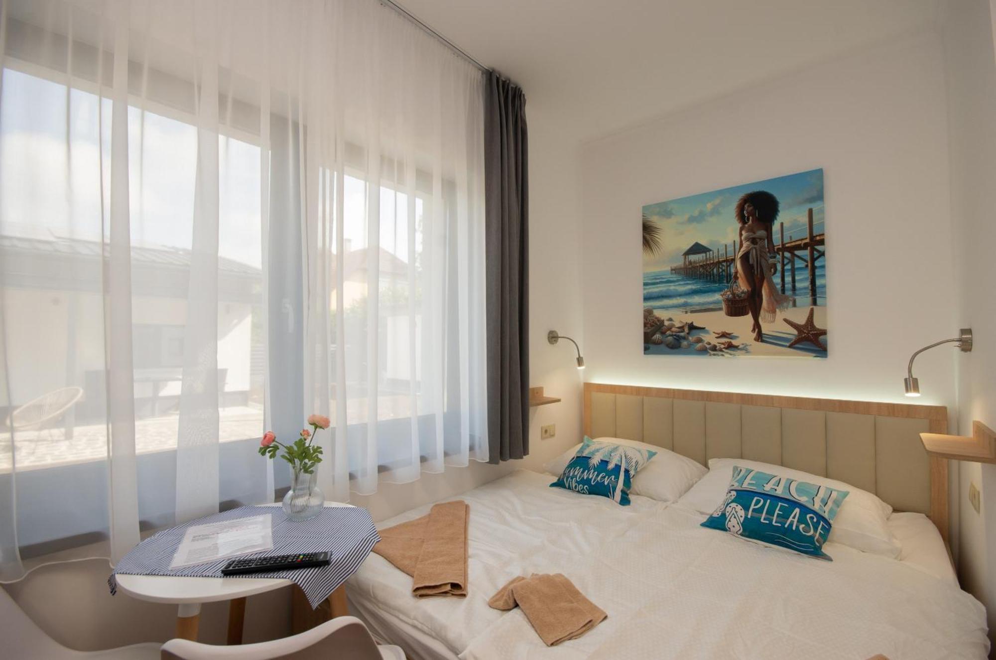 Csaladi Kikoeto Apartman Gyula Exterior photo